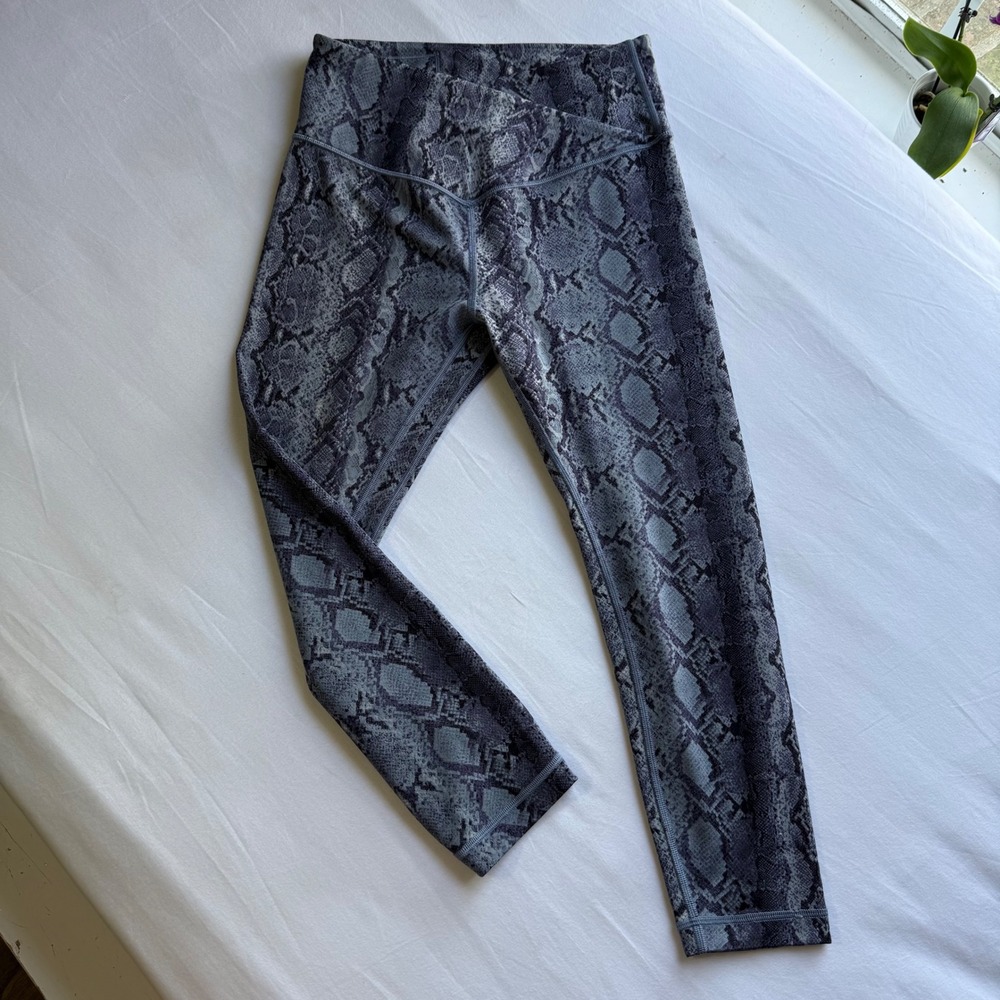 Victorias Secret On Point Live Snakeskin Leggings Blue Grey Crossover Waist 10
